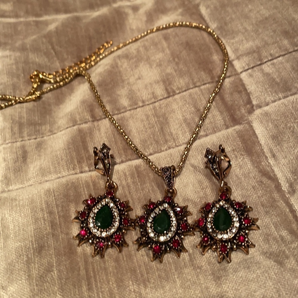 TURKISH Necklace & Earrings Set - Picture 5 of 9